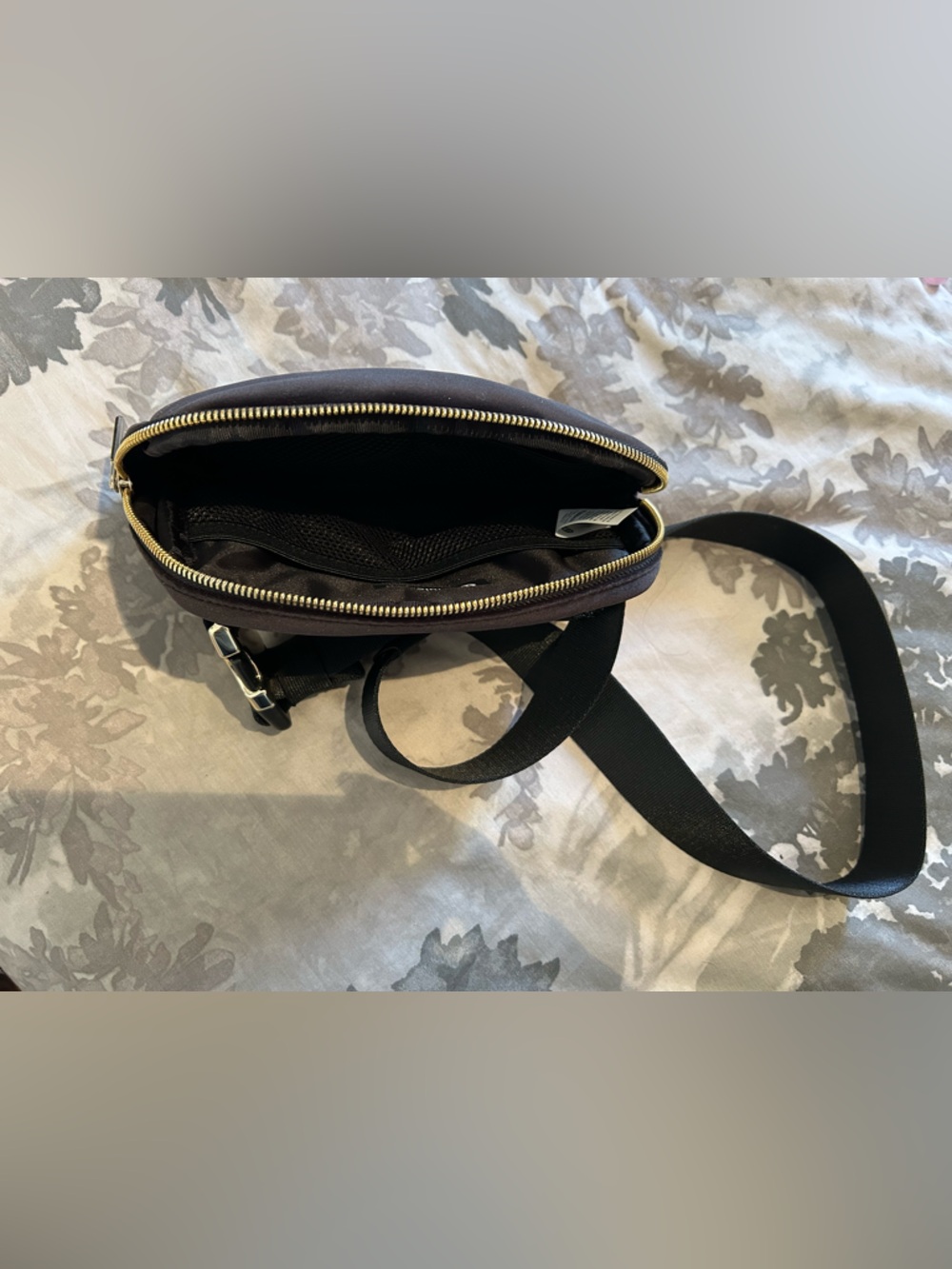 Lululemon Everywhere Belt Bag 1L Velour - Black with Gold Hardware - Picture 6 of 8